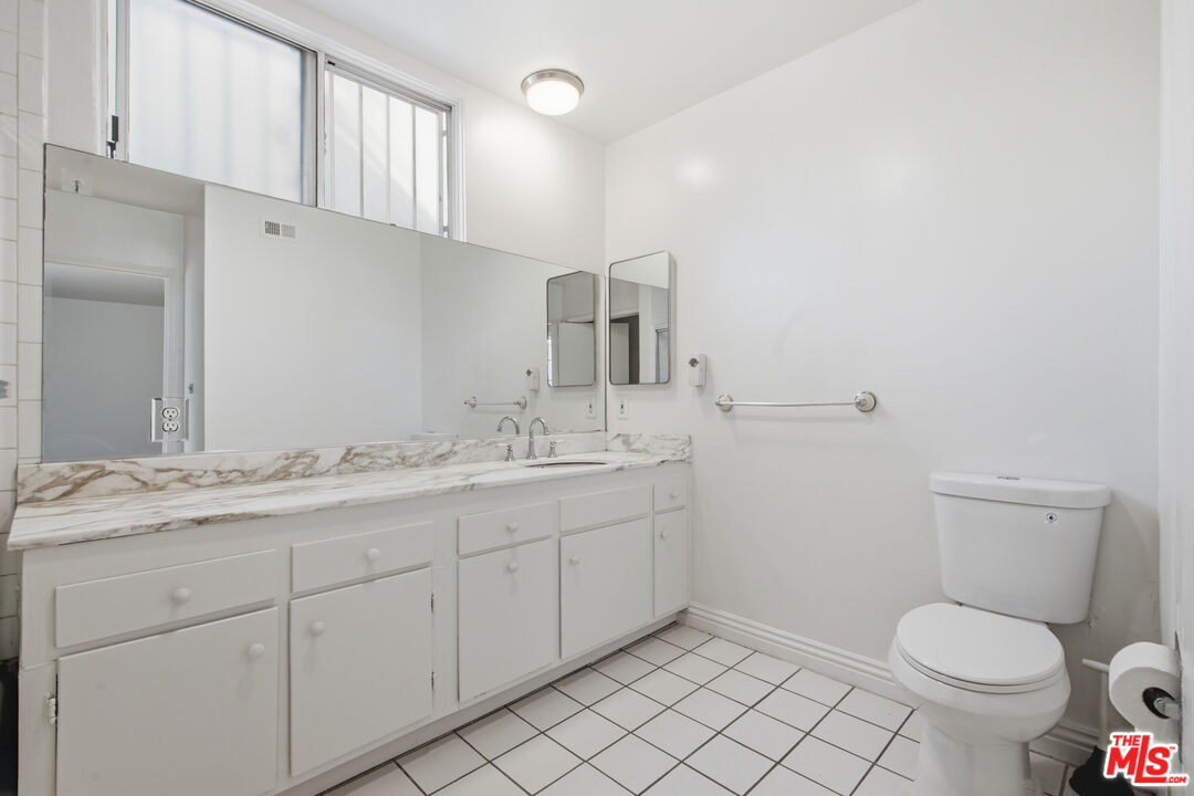 837 S Windsor Blvd Unit: 6