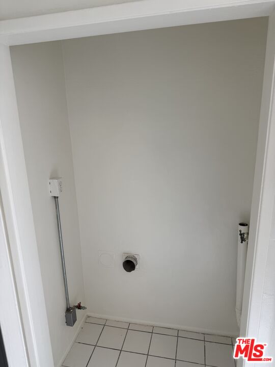 837 S Windsor Blvd Unit: 6