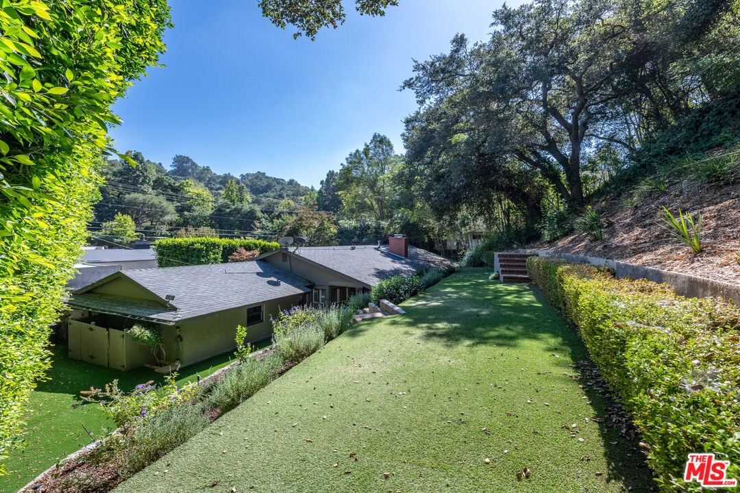 2559 Hutton Dr