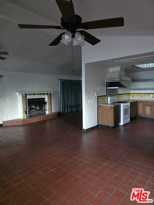 17320 Grand Ave