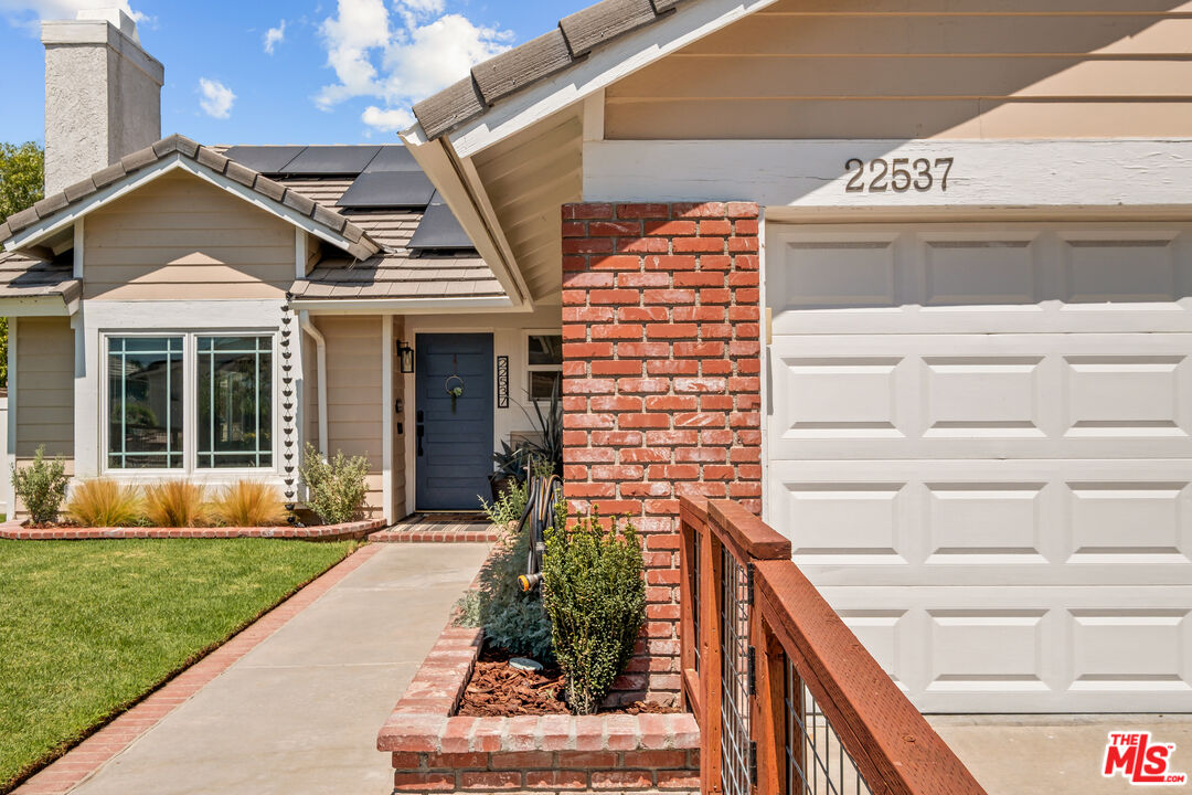 22537 Cardiff Dr