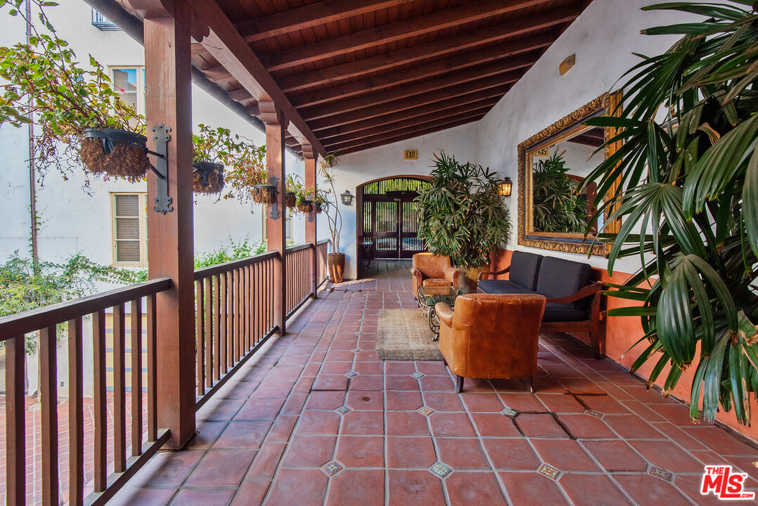 1414 N Harper Ave Unit: 10