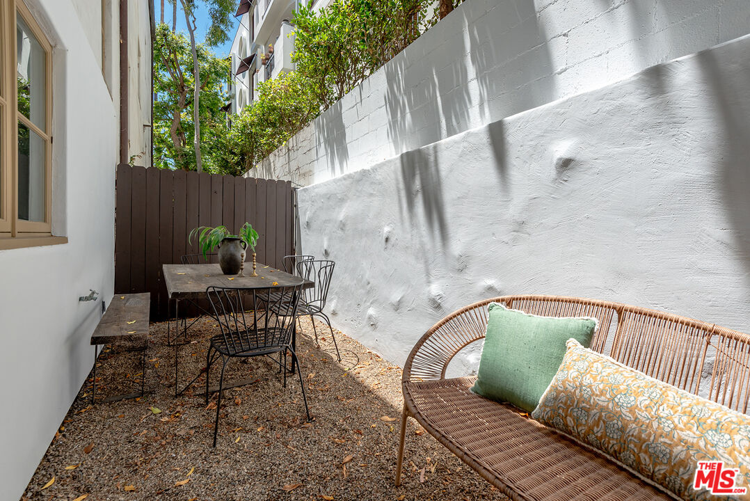 1414 N Harper Ave Unit: 10