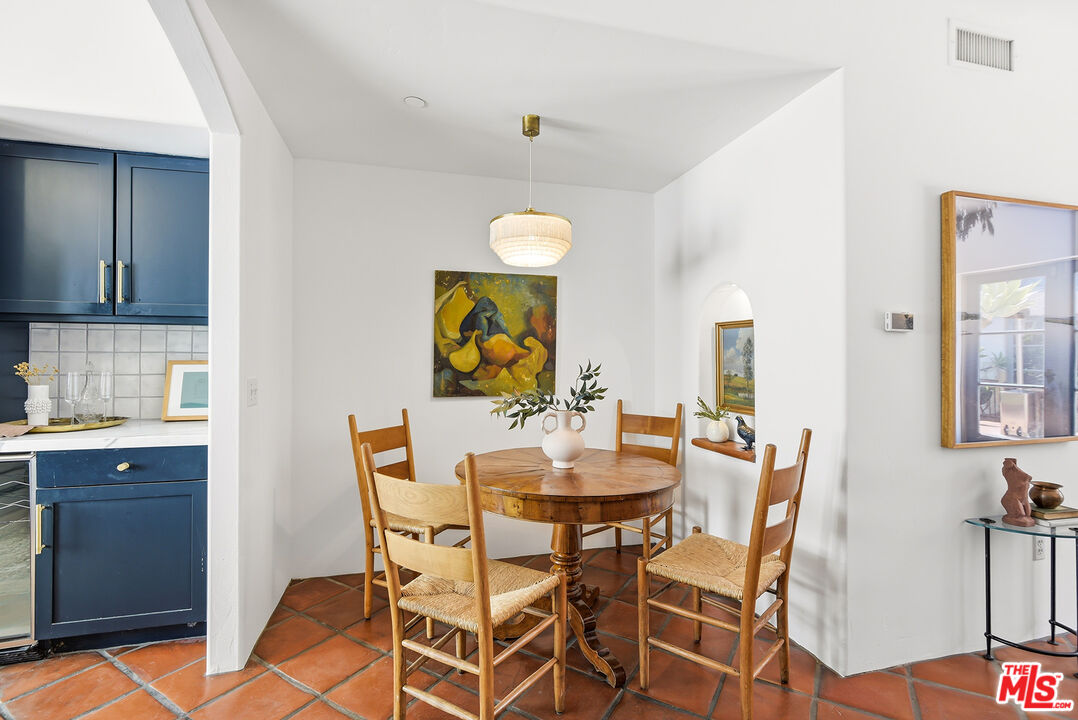 1414 N Harper Ave Unit: 10