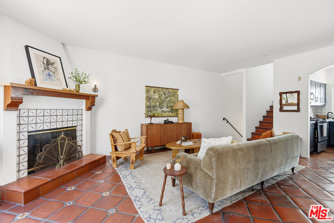 1414 N Harper Ave Unit: 10