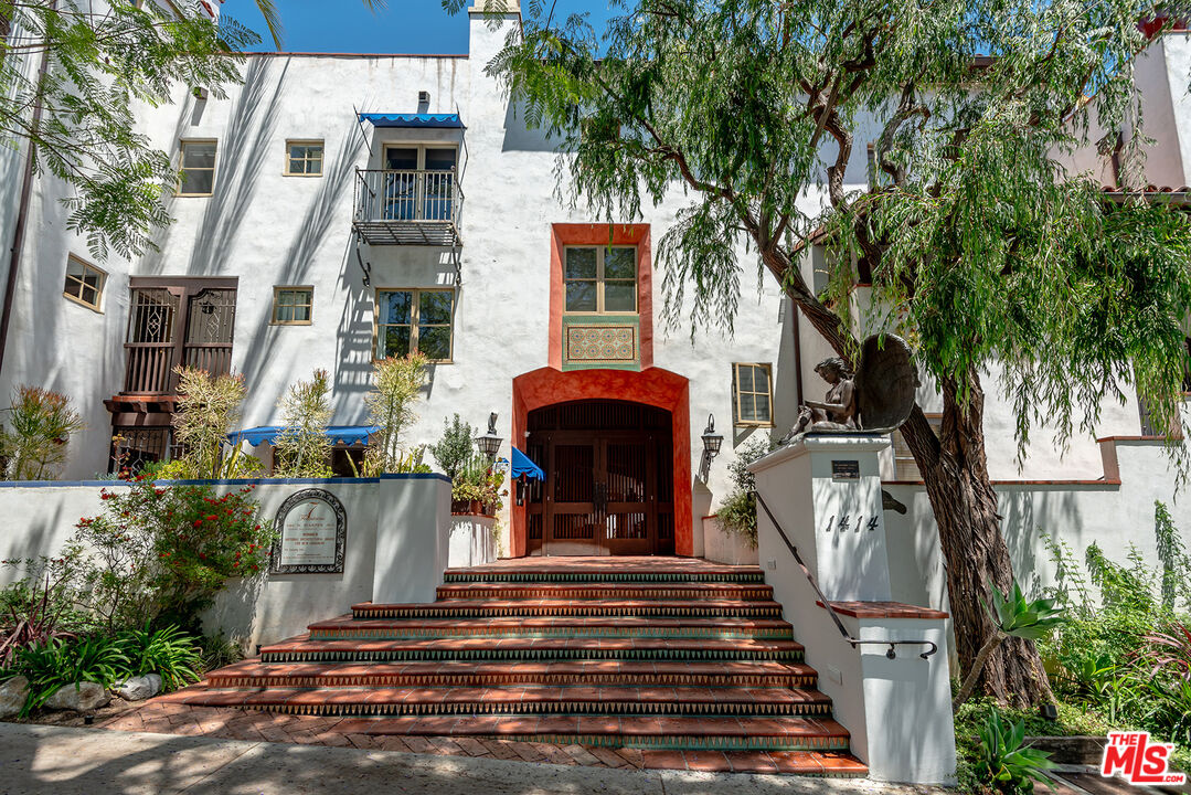 1414 N Harper Ave Unit: 10