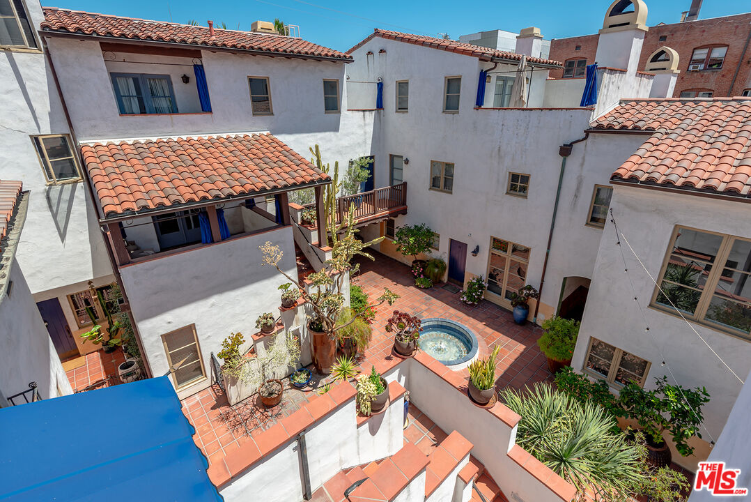 1414 N Harper Ave Unit: 10