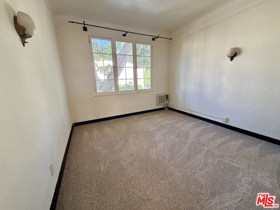 1345 N Hayworth Ave Unit: 212
