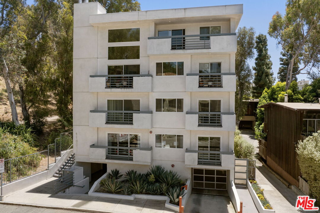 11606 Chenault St Unit: 101
