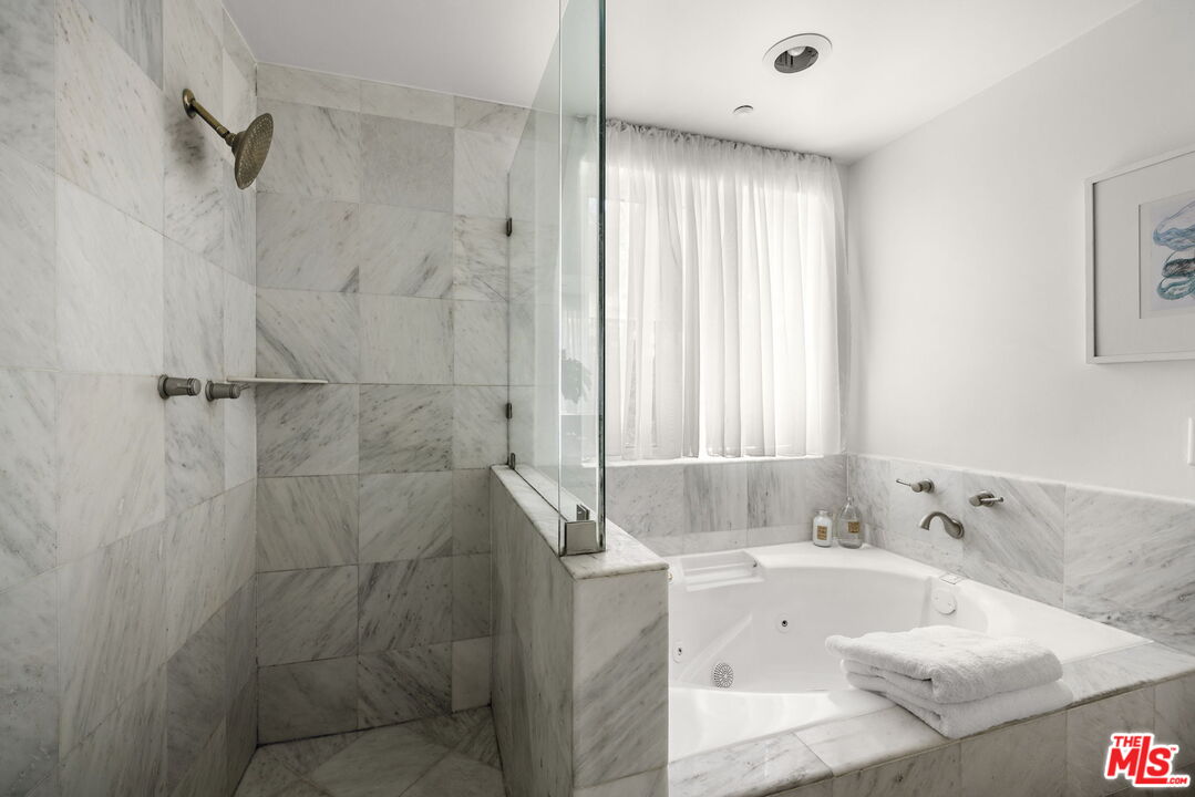 11606 Chenault St Unit: 101
