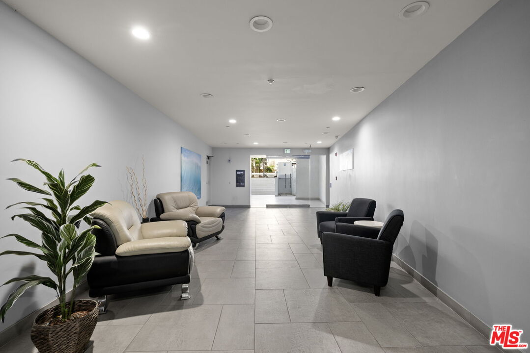 11606 Chenault St Unit: 101