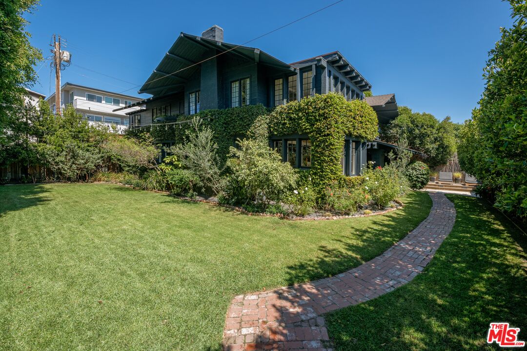 15 30th Ave