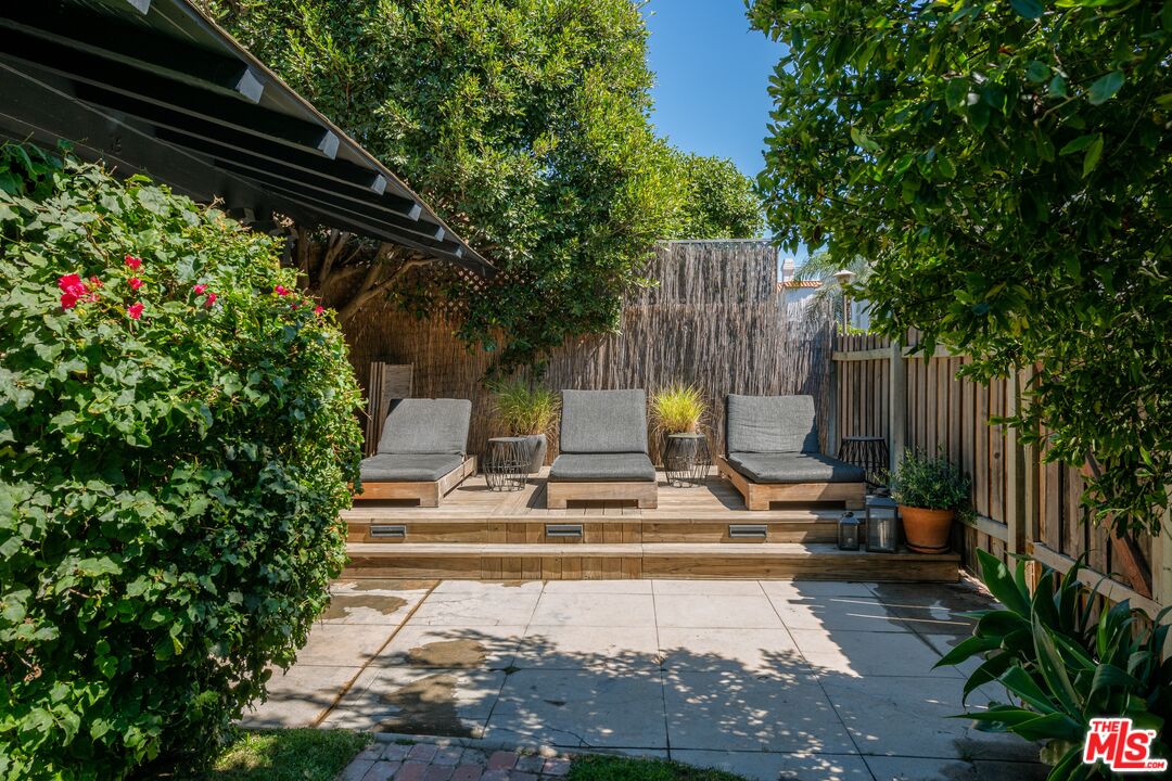 15 30th Ave