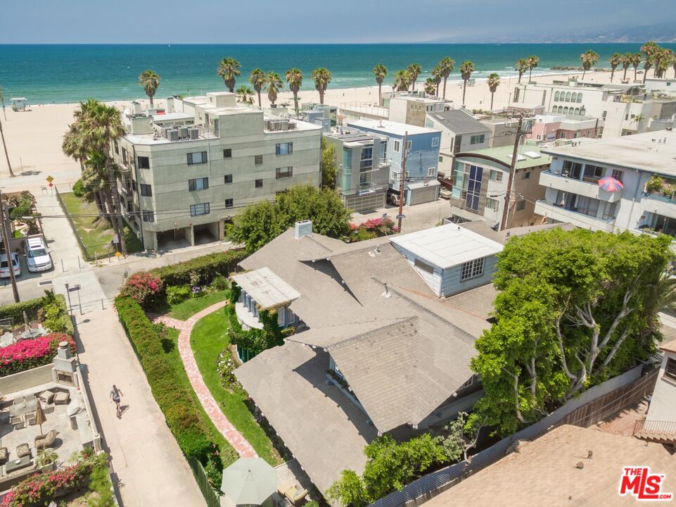15 30th Ave