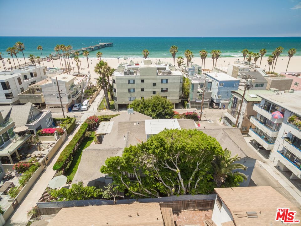 15 30th Ave