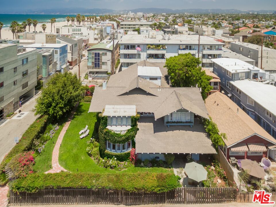 15 30th Ave