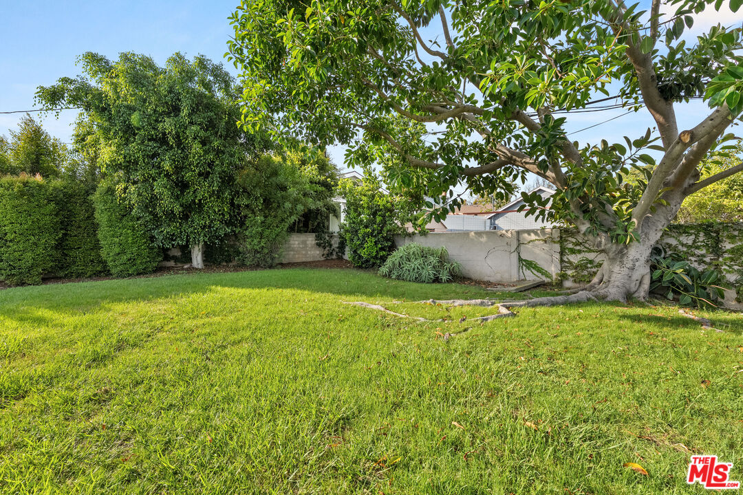 2244 Hillsboro Ave