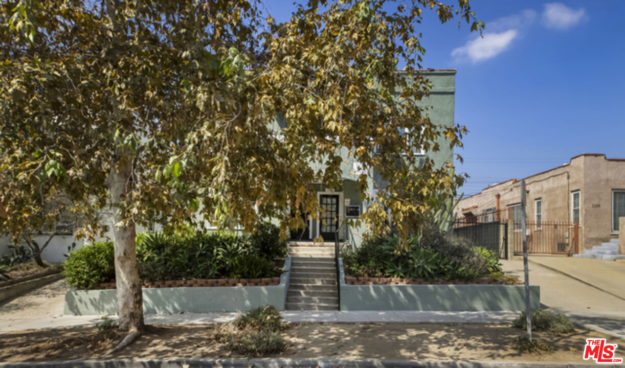 1143 N Commonwealth Ave