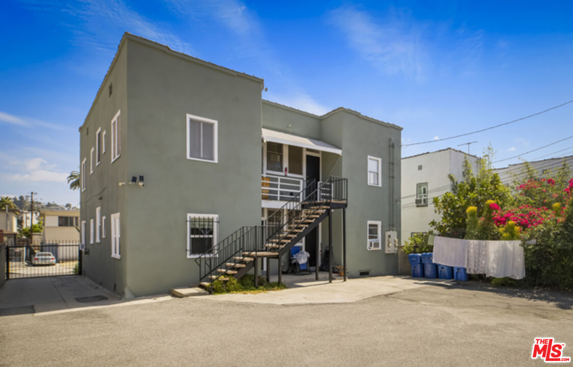 1143 N Commonwealth Ave