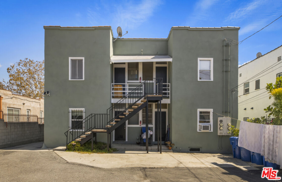 1143 N Commonwealth Ave