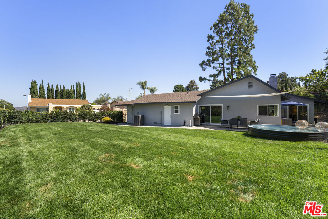 3159 Voltaire Dr