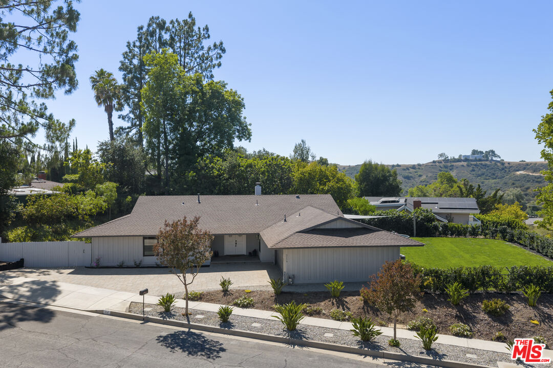 3159 Voltaire Dr