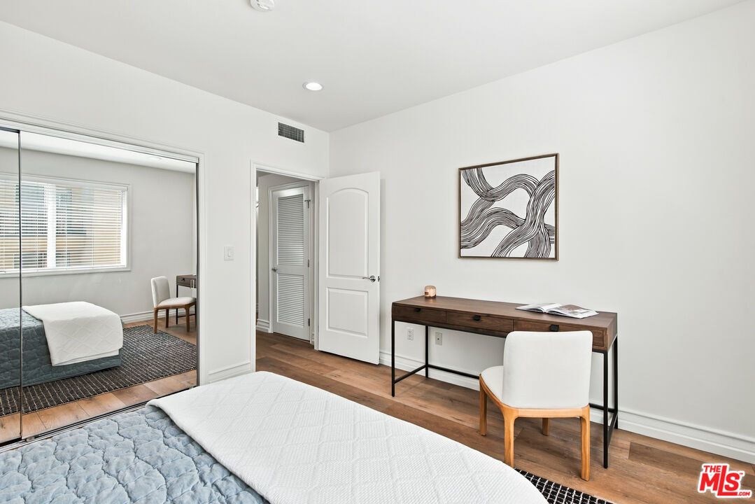 325 Arnaz Dr Unit: 301