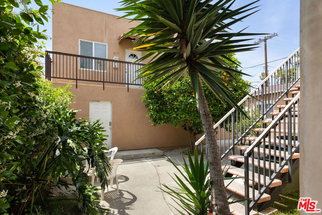 251 N Swall Dr