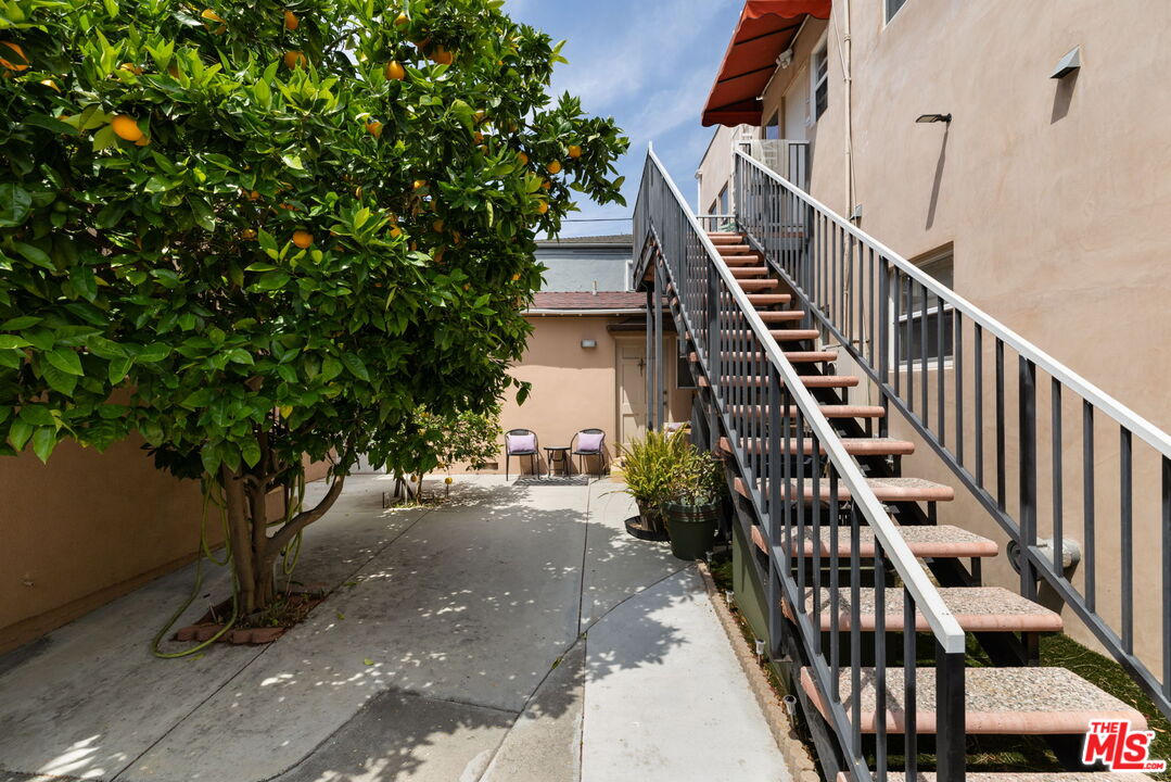 251 N Swall Dr
