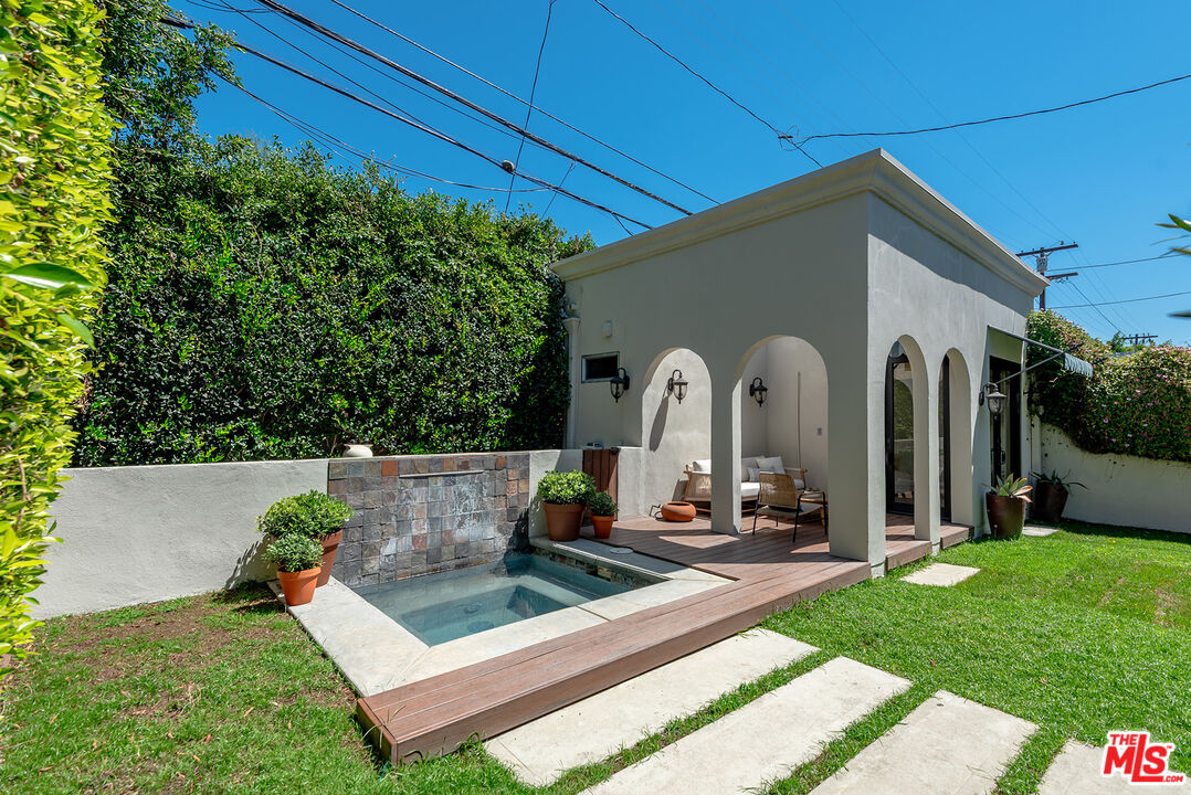 8727 Bonner Dr