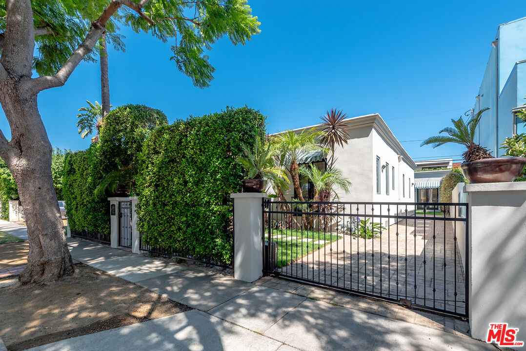 8727 Bonner Dr