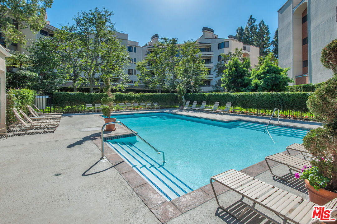 2132 Century Park Ln Unit: 209