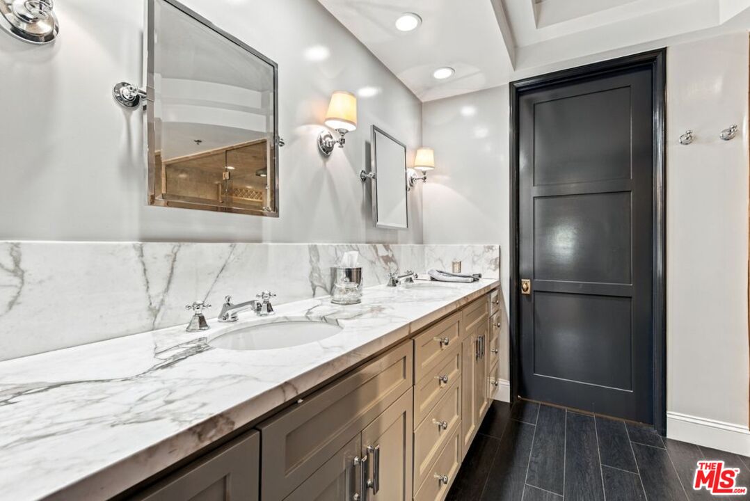 2132 Century Park Ln Unit: 209