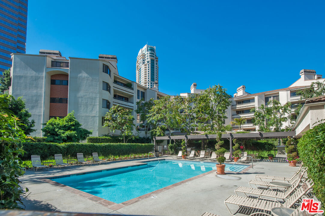 2132 Century Park Ln Unit: 209