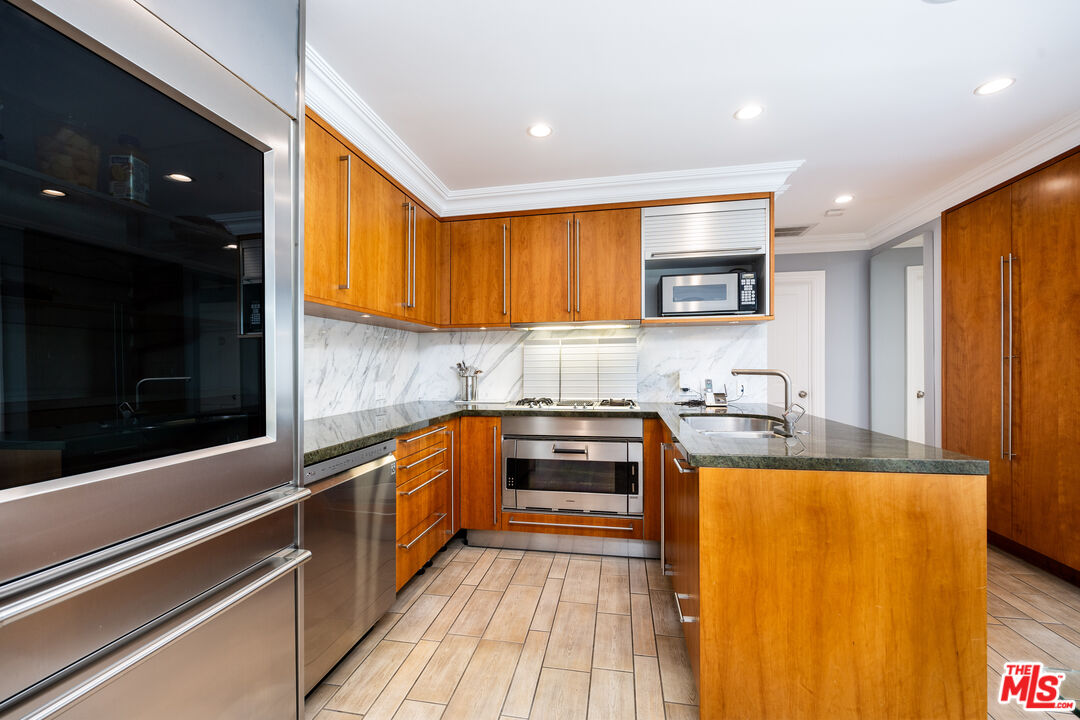 1322 Londonderry Pl