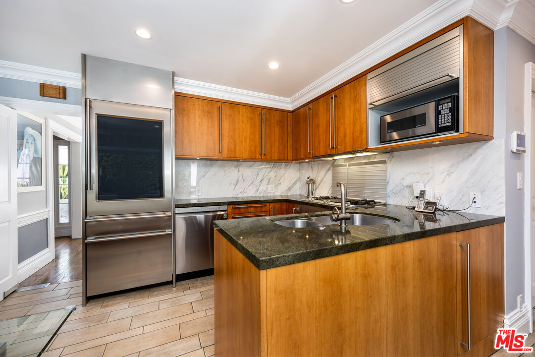 1322 Londonderry Pl