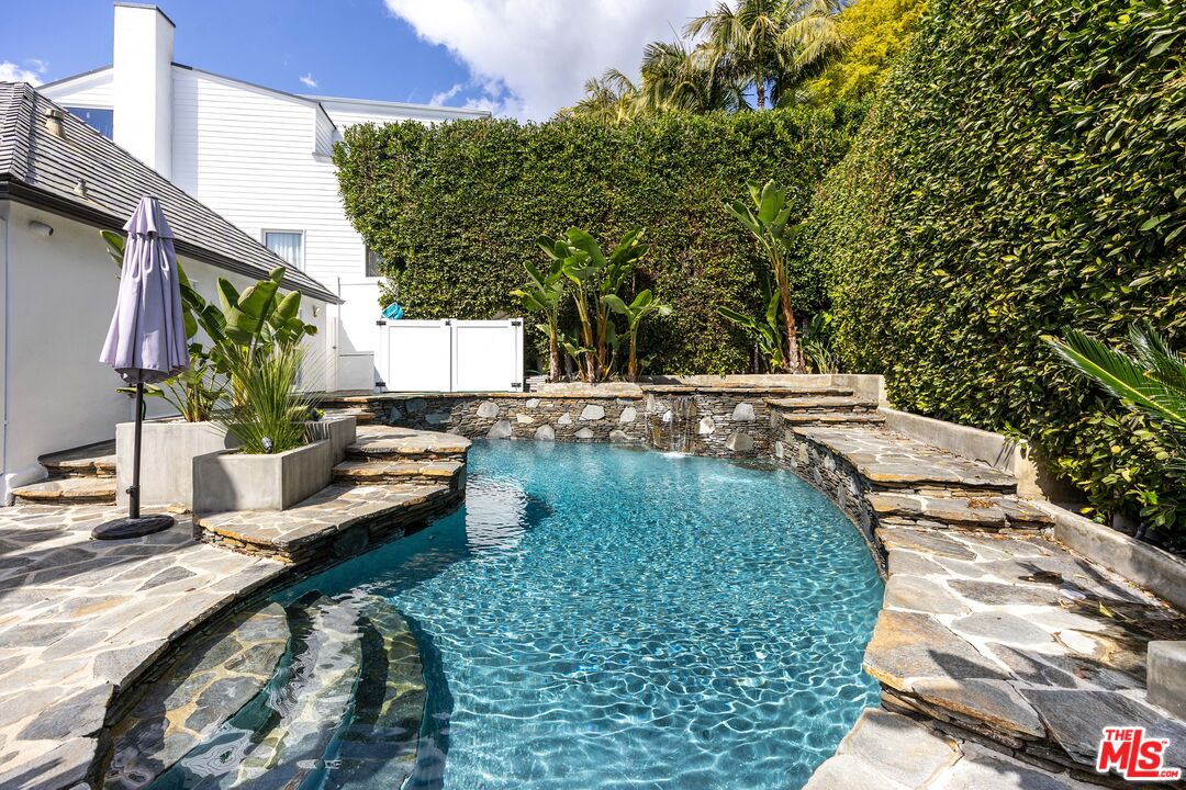 1322 Londonderry Pl