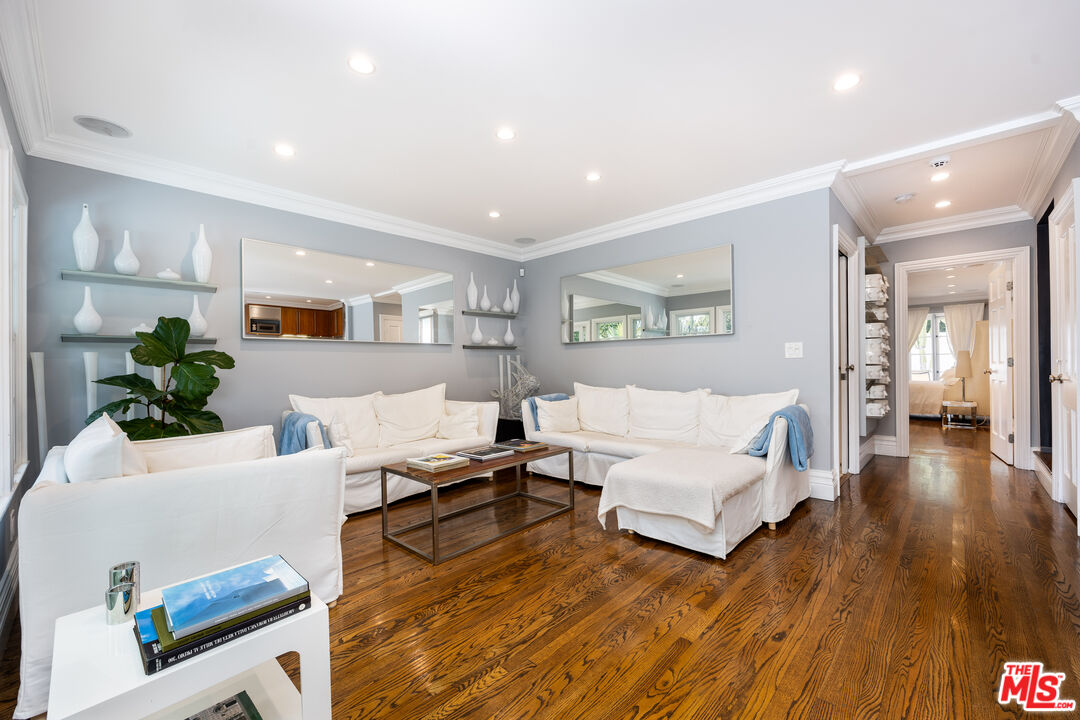 1322 Londonderry Pl