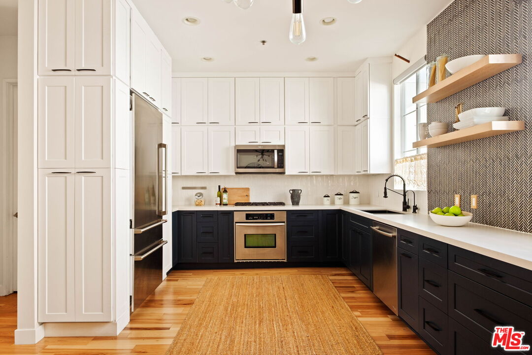 5400 Playa Vista Dr Unit: 14