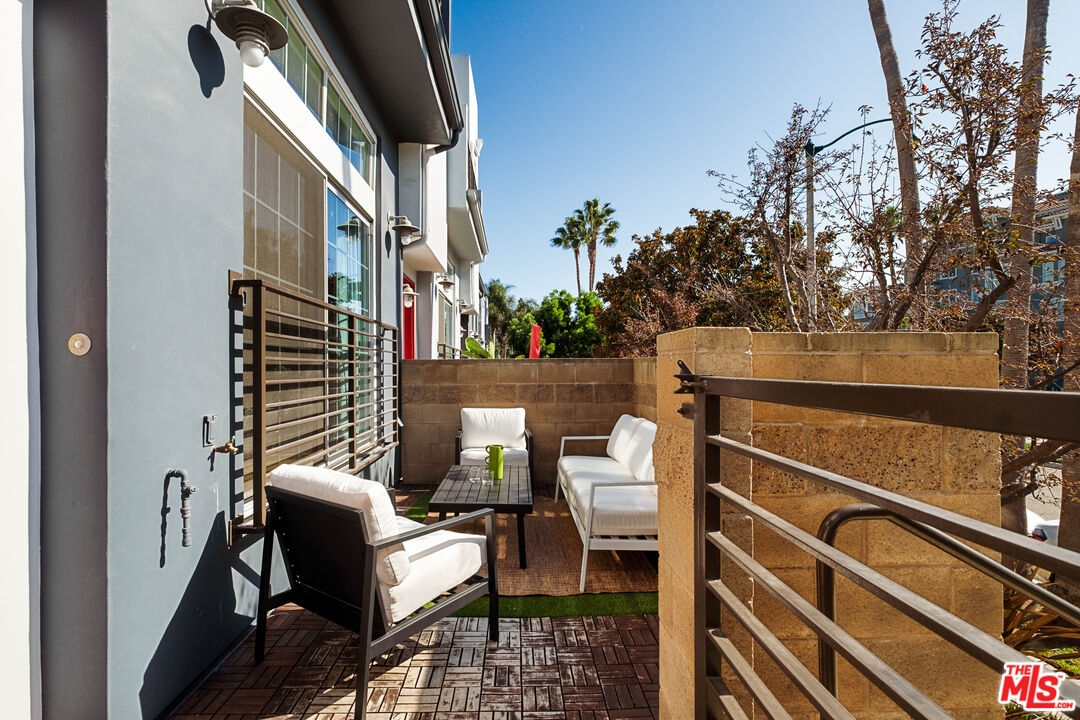5400 Playa Vista Dr Unit: 14