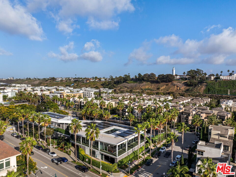 5400 Playa Vista Dr Unit: 14