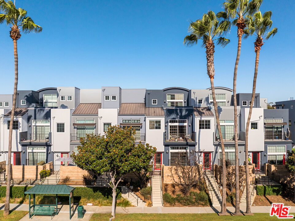 5400 Playa Vista Dr Unit: 14