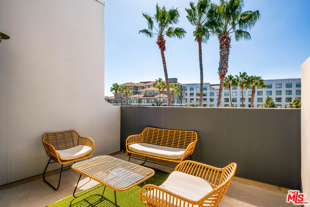 5400 Playa Vista Dr Unit: 14