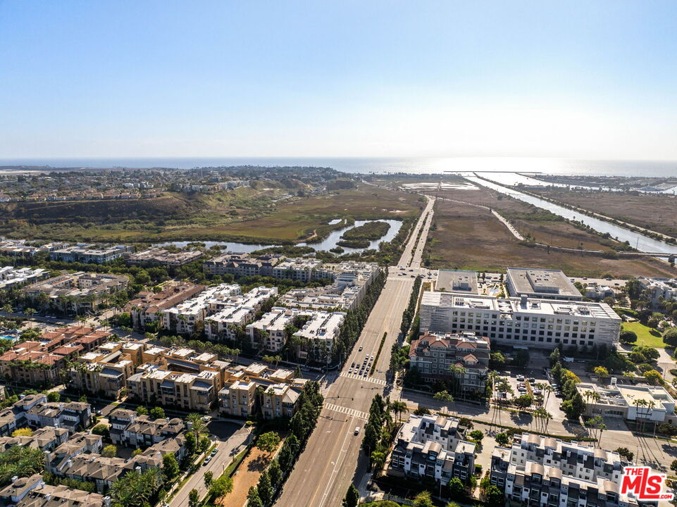 5400 Playa Vista Dr Unit: 14