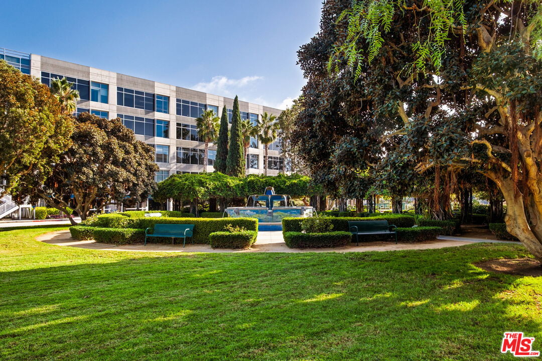 5400 Playa Vista Dr Unit: 14