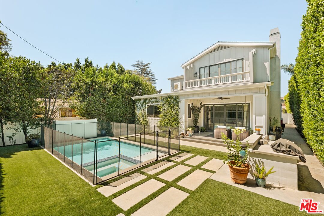 4538 Camellia Ave