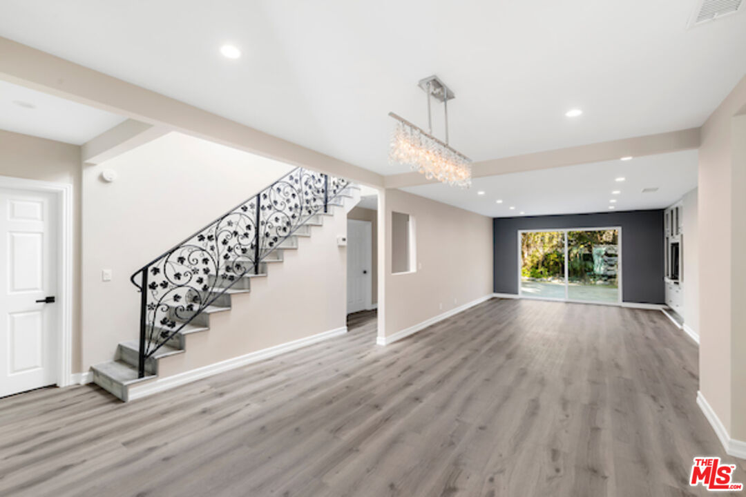 164 N Willaman Dr