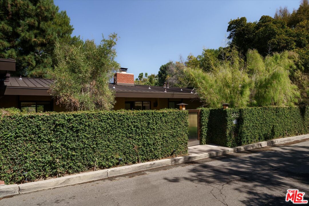 5637 Spreading Oak Dr
