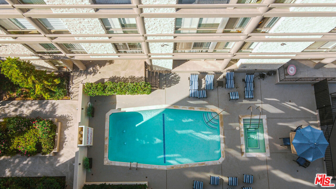 320 N Maple Dr Unit: 303