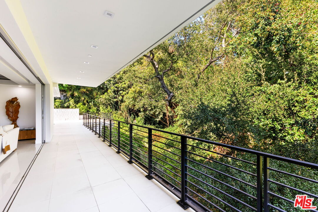 1124 Summit Dr